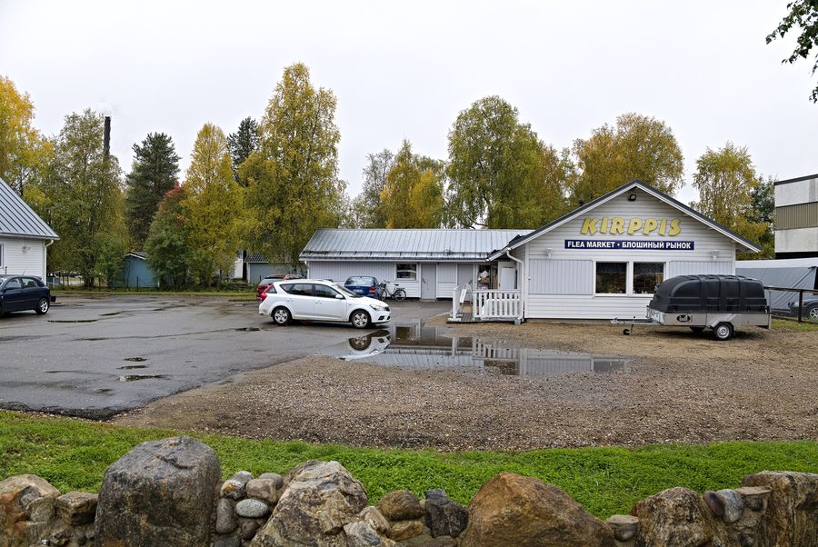 Route traversant Ivalo en Finlande