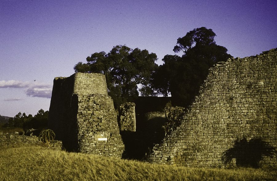 Mur des ruines de Great Zimbabwe près de Masvingo