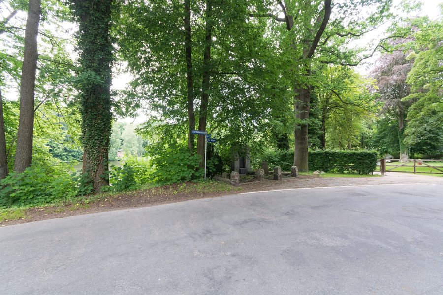 Monument aux morts dans le hameau de Lasbek-Gut de la commune de Lasbek
