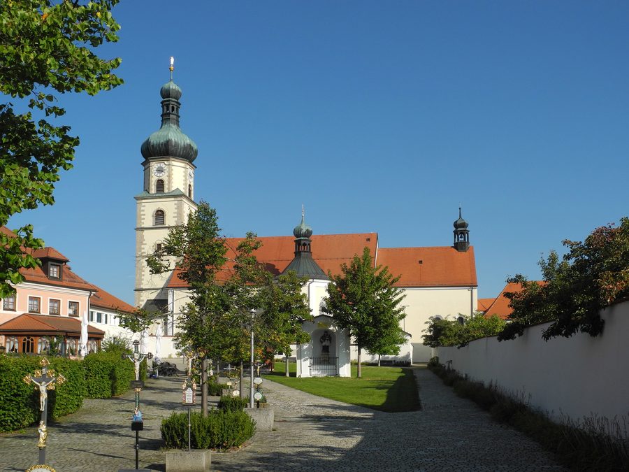 Église catholique de pèlerinage et paroissiale Mariä Geburt à Neukirchen beim Heiligen Blut, en Haut-Palatinat