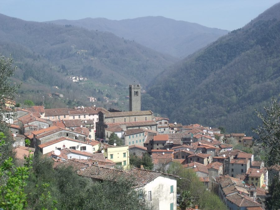 Panorama de Villa Basilica dans la province de Lucques, en Toscane