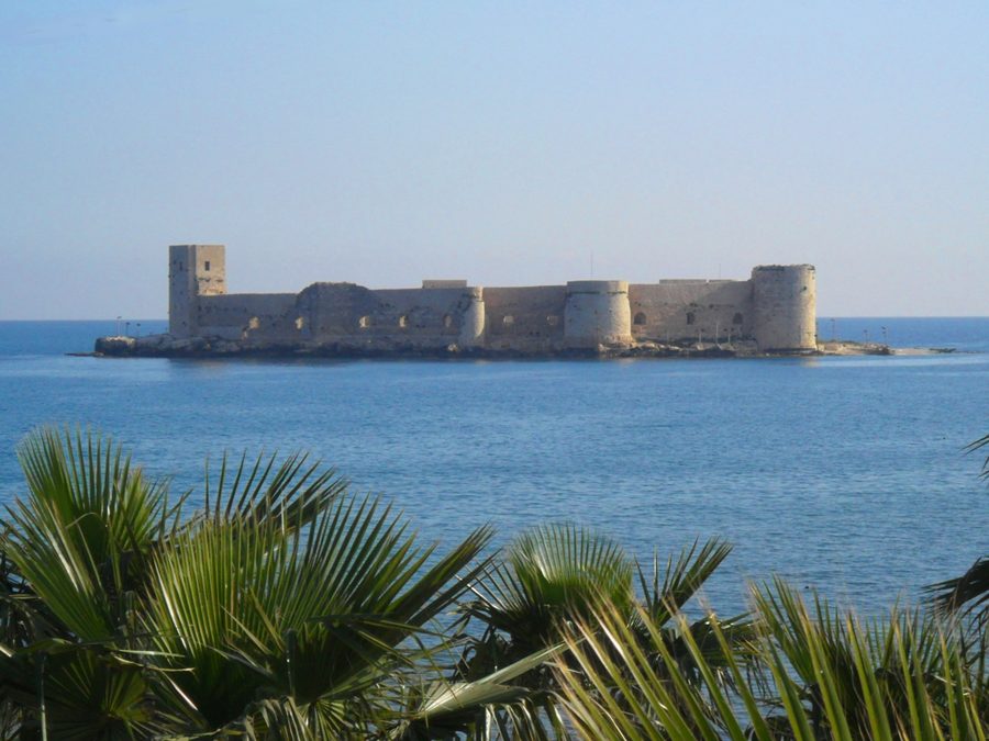 Kızkalesi, également connue sous le nom de Château de la Vierge, sur la côte de la province de Mersin, en Turquie