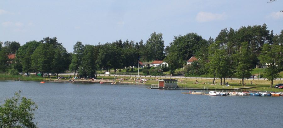 Plage de baignade de Sövde au bord du Sövdesjön en Suède