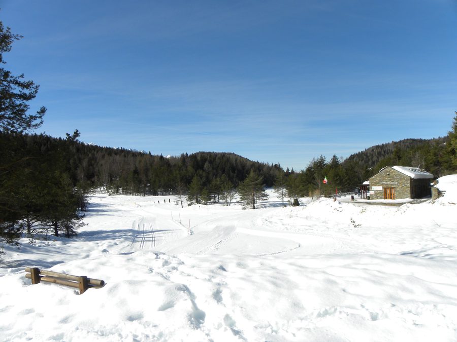 Vue panoramique sur la réserve naturelle de Pian di Gembro près de Villa di Tirano