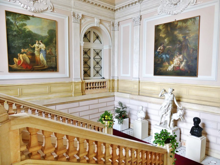 Escalier d'honneur dans l'aile sud du Château des Ducs de Savoie à Chambéry