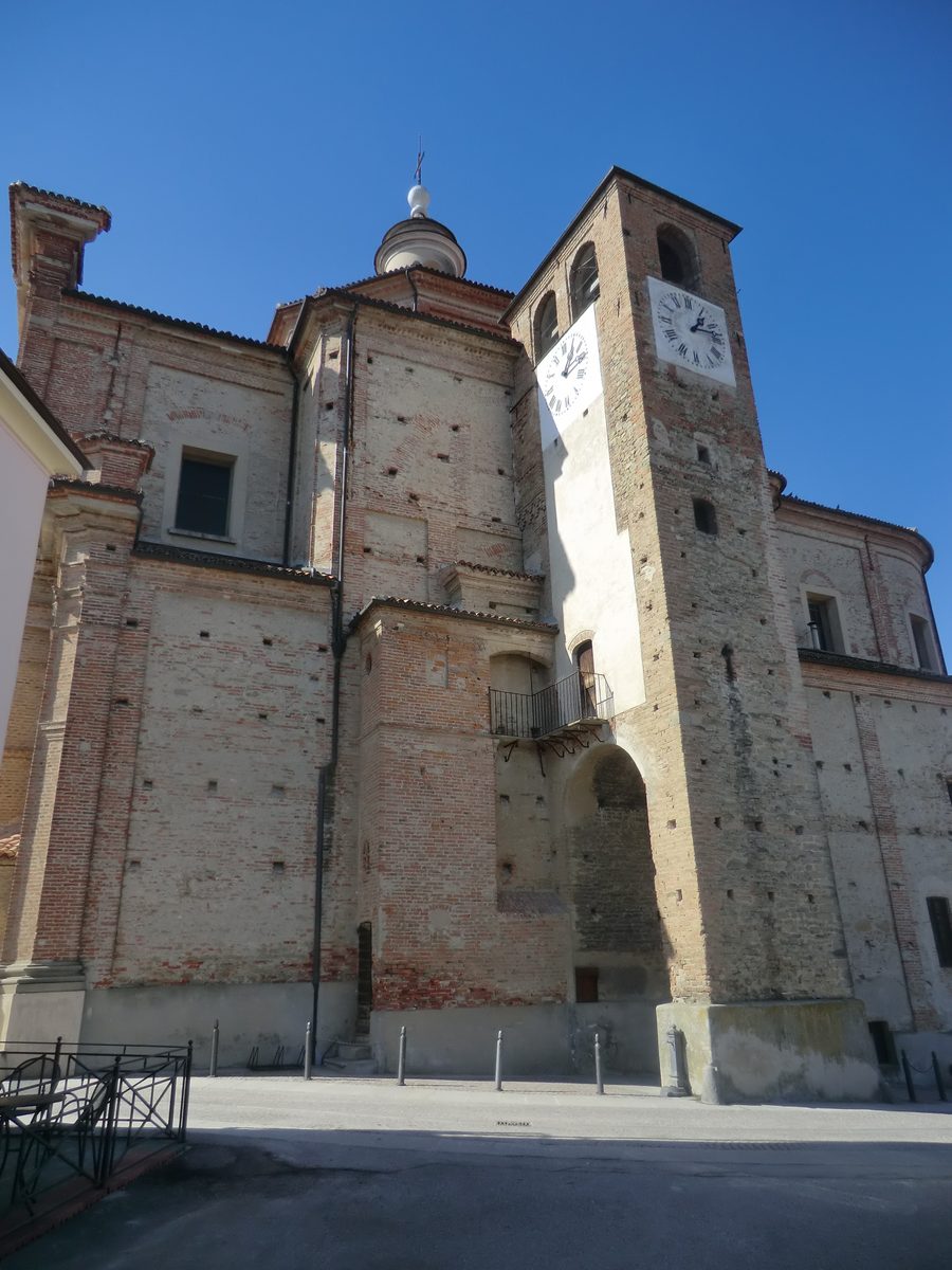 Tour médiévale à Novello, Cuneo