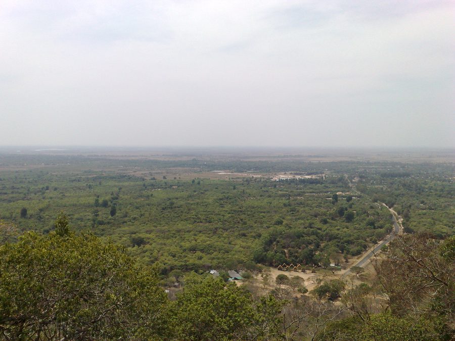 Vue d’une falaise sur Phnom Santuk au Cambodge