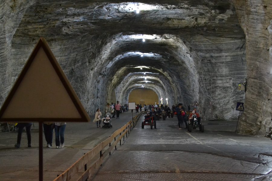 Vue intérieure de la mine de sel de Târgu Ocna