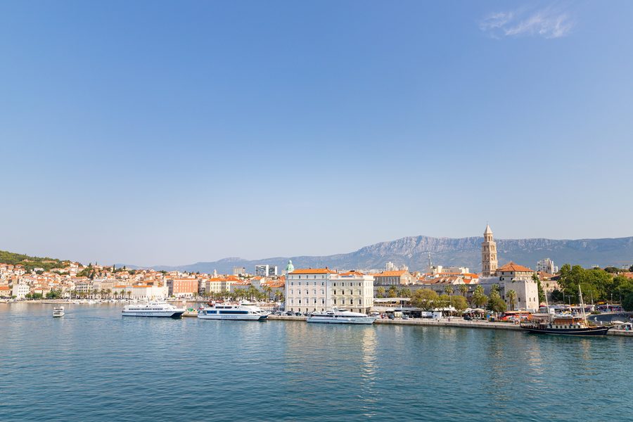 Port ferry de Split sur la côte adriatique croate