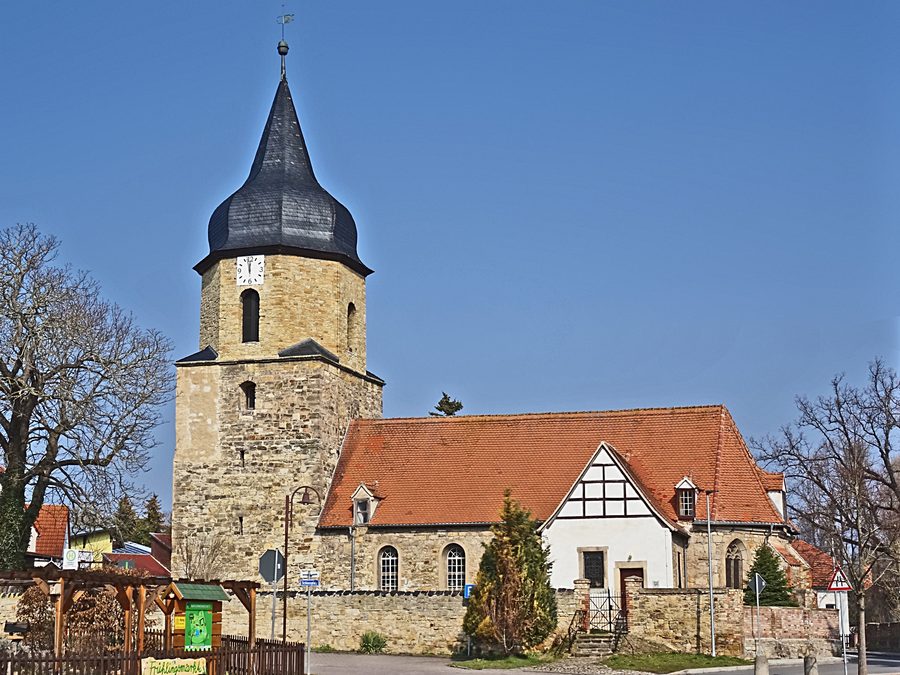 Église de village Saint-Benoît à Schochwitz vue du sud