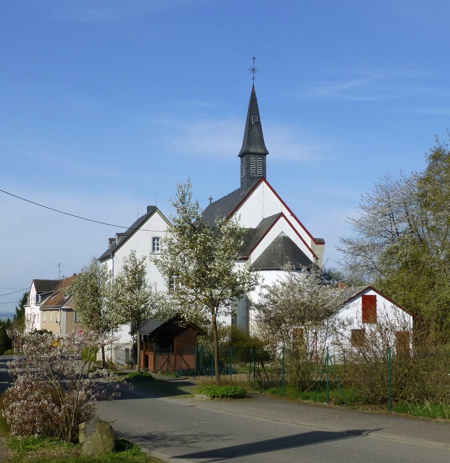 Église à Pohl au bord de la route 260, au sud-est de Nassau, Rhénanie-Palatinat