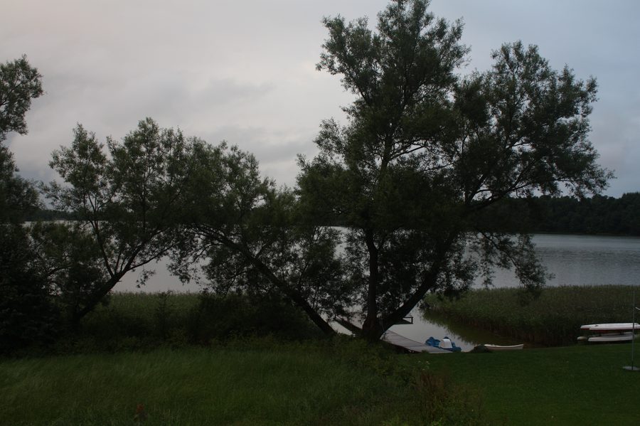 Vue sur le lac Dobskie près d’Olecko dans la voïvodie de Varmie-Mazurie