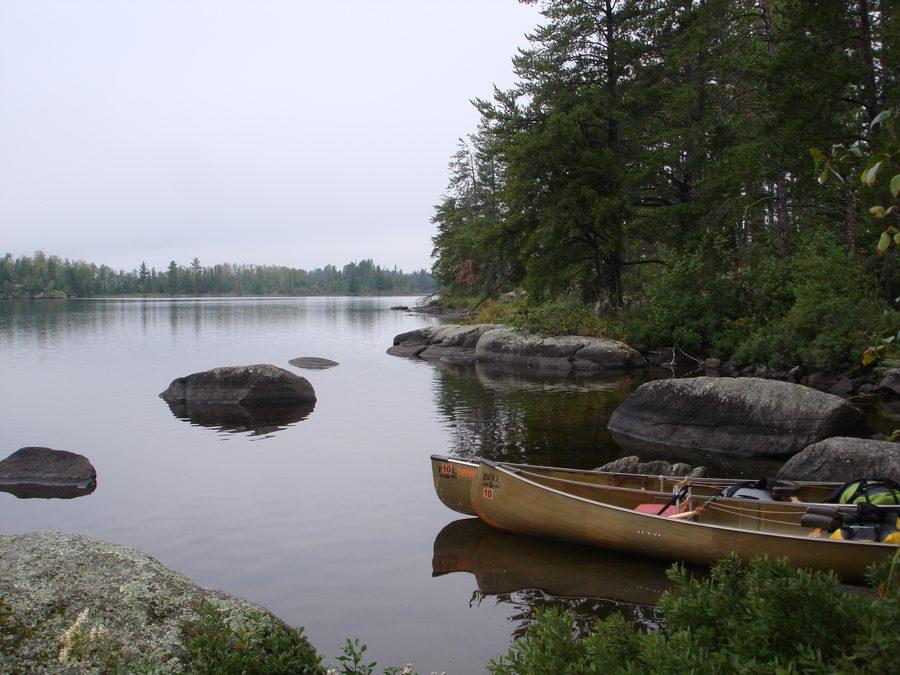 Paysage d’automne dans la Boundary Waters Canoe Area Wilderness au Minnesota.