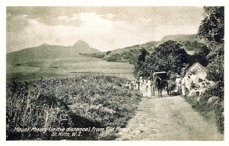 Vue historique du mont Liamuiga, alors appelé mont Misery, à Saint-Kitts.