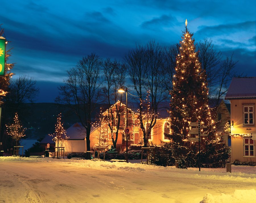 Décorations de Noël sur la place de Drøbak