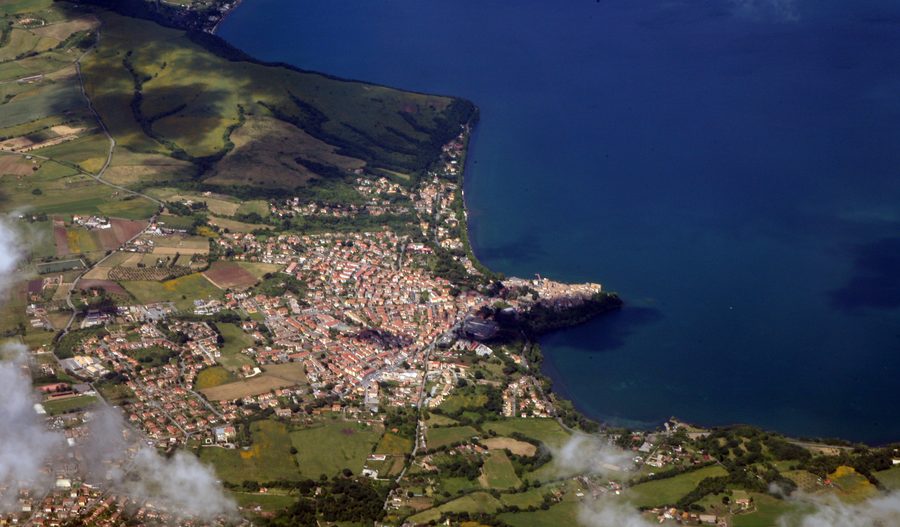 Anguillara Sabazia sur le lac de Bracciano près de Rome