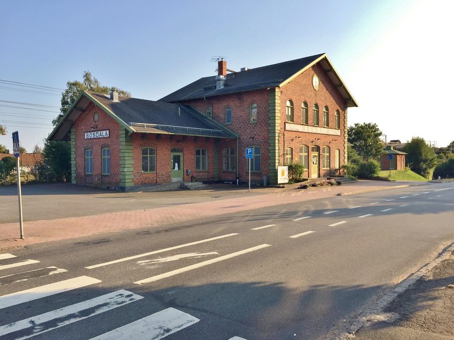 Gare de Sösdala à côté de la ligne principale du Sud en Suède