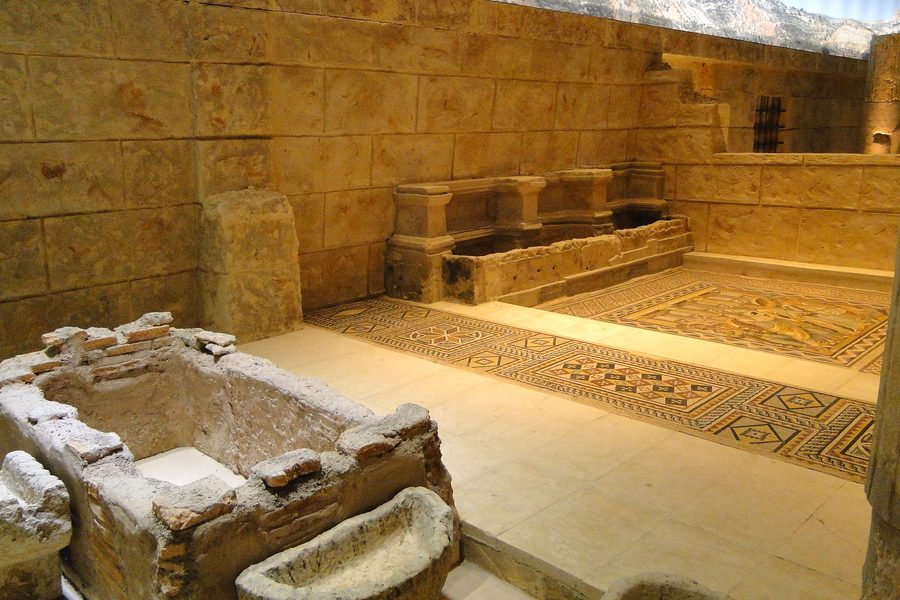 Mosaïques archéologiques et vestiges au musée des mosaïques de Zeugma à Gaziantep