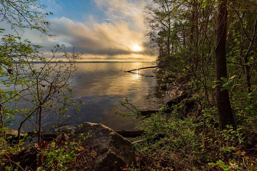 Lever du soleil sur Lake Marion à Santee, Caroline du Sud