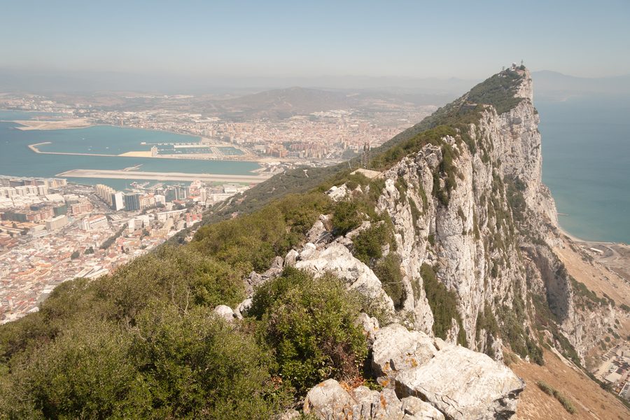 Le Rocher de Gibraltar avec un décor rocheux saisissant