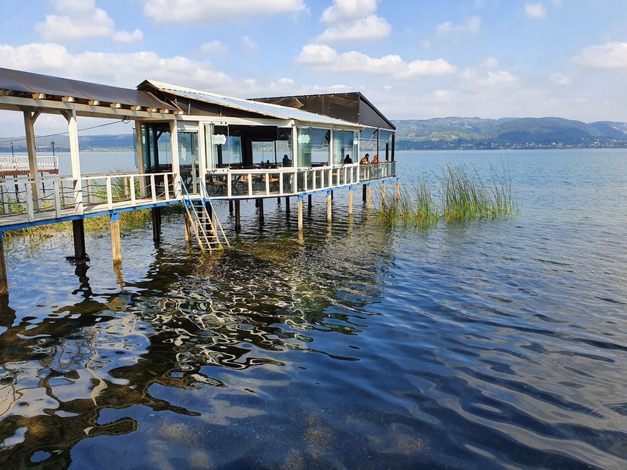 Restaurant au bord du lac de Sapanca