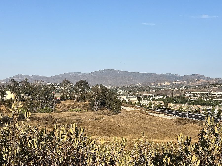 Magic Mountain vue depuis Central Park à Santa Clarita, Californie