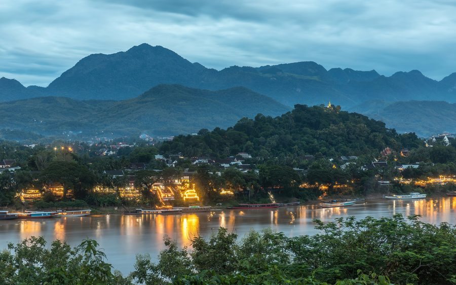Coucher de soleil sur le Mékong à Luang Prabang
