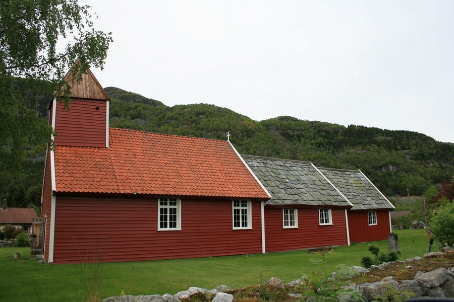 Historische hölzerne Årdal gamle kyrkje in Årdal i Ryfylke, Rogaland