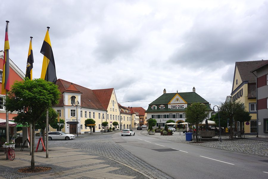 Vue de la place du marché à Arnstorf