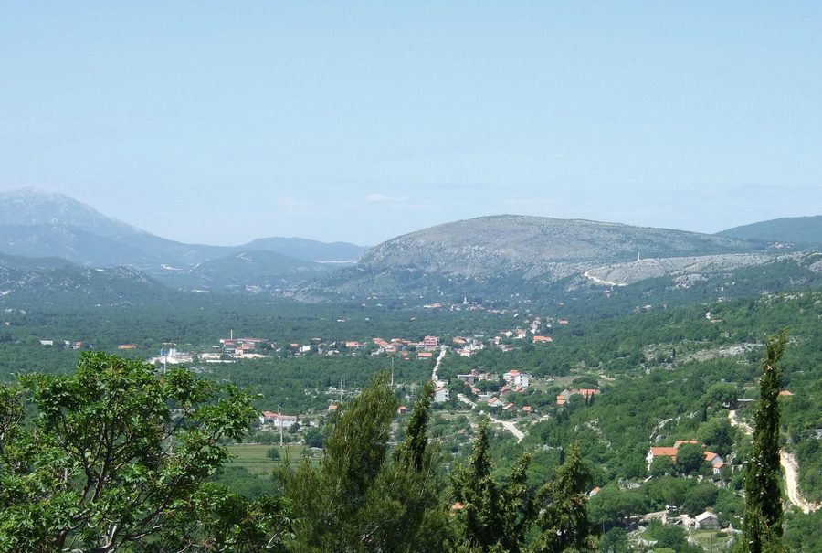 Vue de Žeževica sur Šestanovac, Katuni et Kreševo