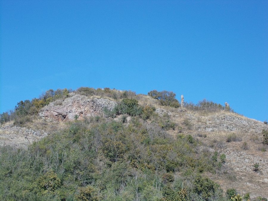 Ruines du château de Hasznos sur le Vár-hegy