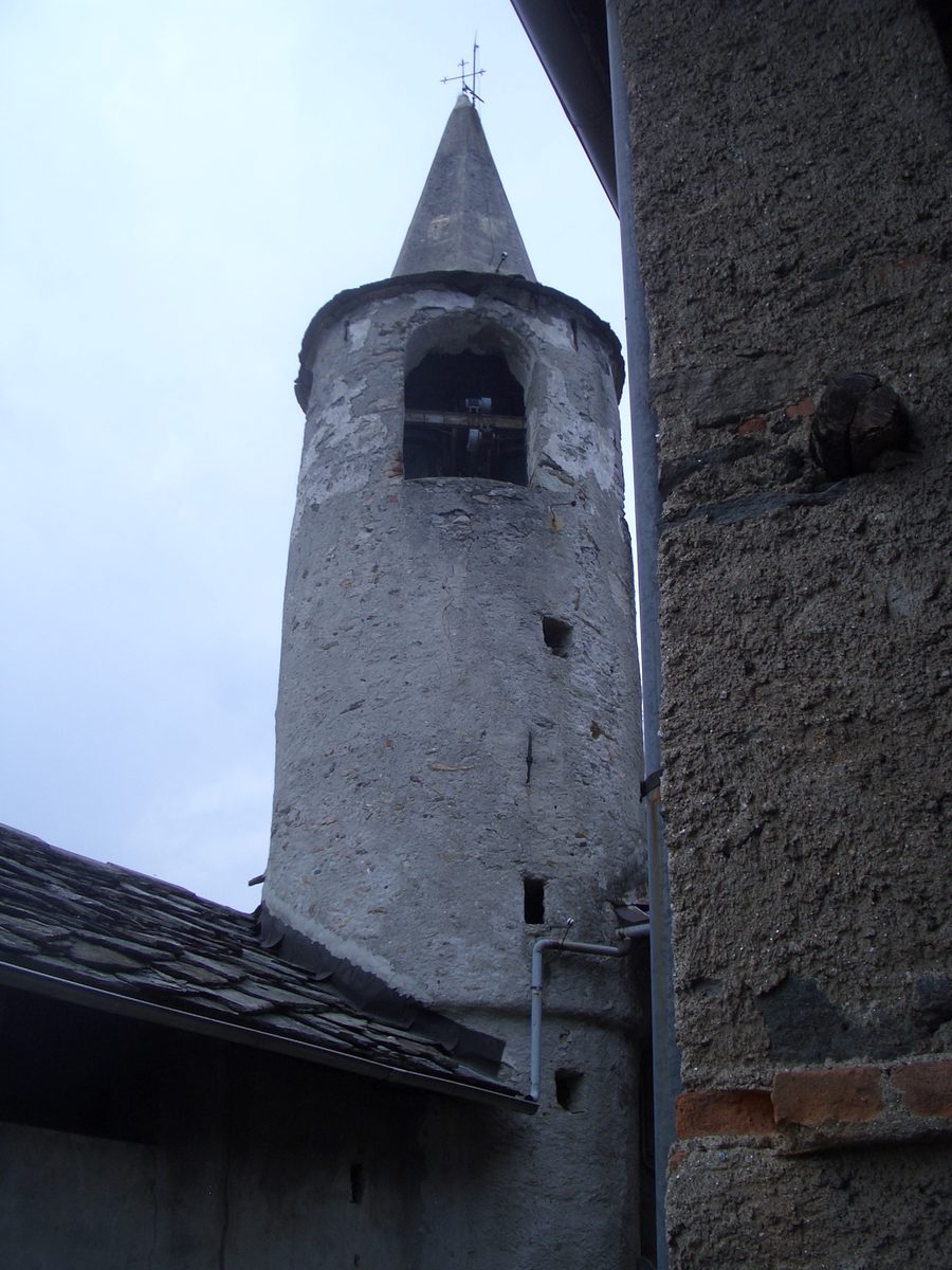 Campanile de l’église Santa Maria in Doblazio à Pont Canavese