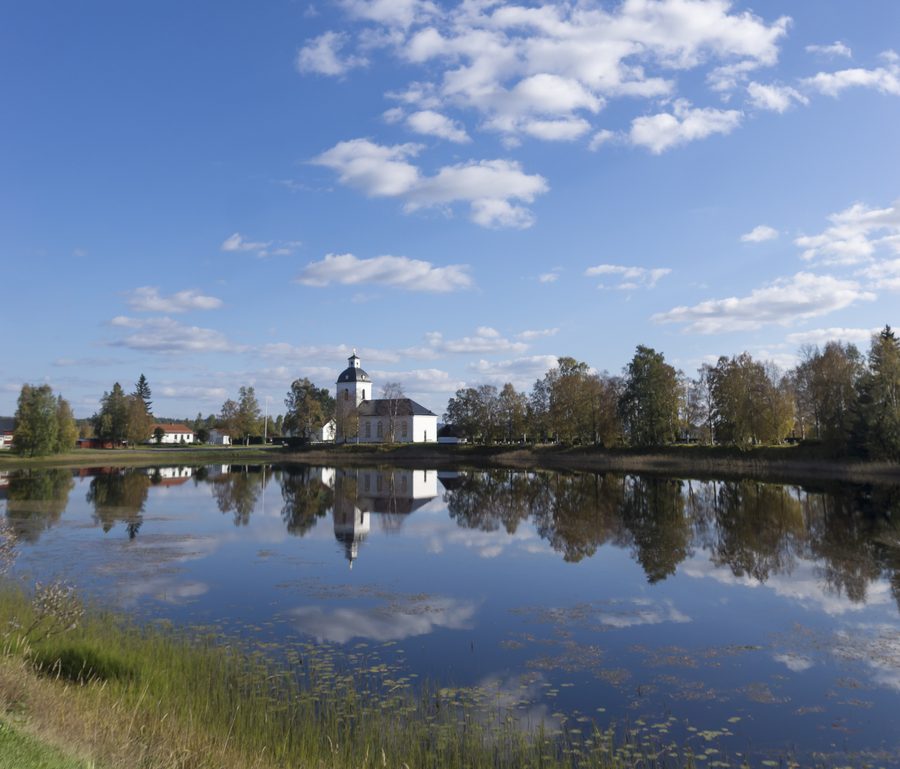 Extérieur de l’église de Ytterhogdal en Suède