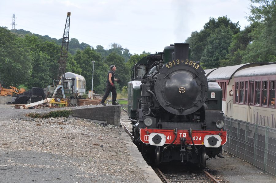 Locomotive à vapeur 141 TB 424 du train touristique Vapeur du Trieux à Pontrieux