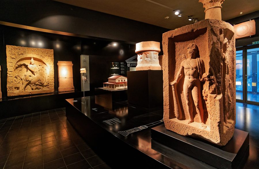 Exposition sur la religion sur le limes au musée romain d’Osterburken