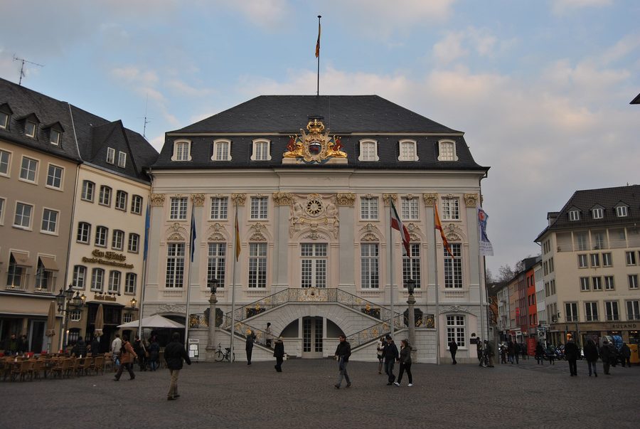Ancien hôtel de ville de Bonn sur la place du marché