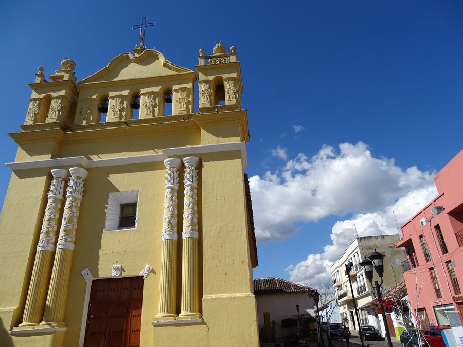 Façade d’une église historique à Comitán, Chiapas, Mexique