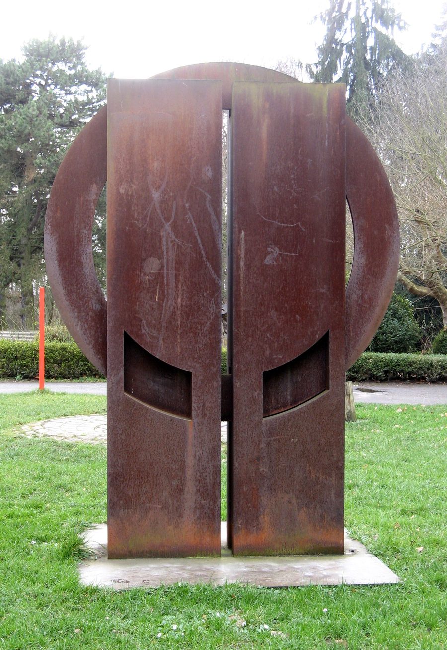 Le Stehdreher de Vincenzo Baviera sur le site du château de Freudenberg à Wiesbaden-Dotzheim