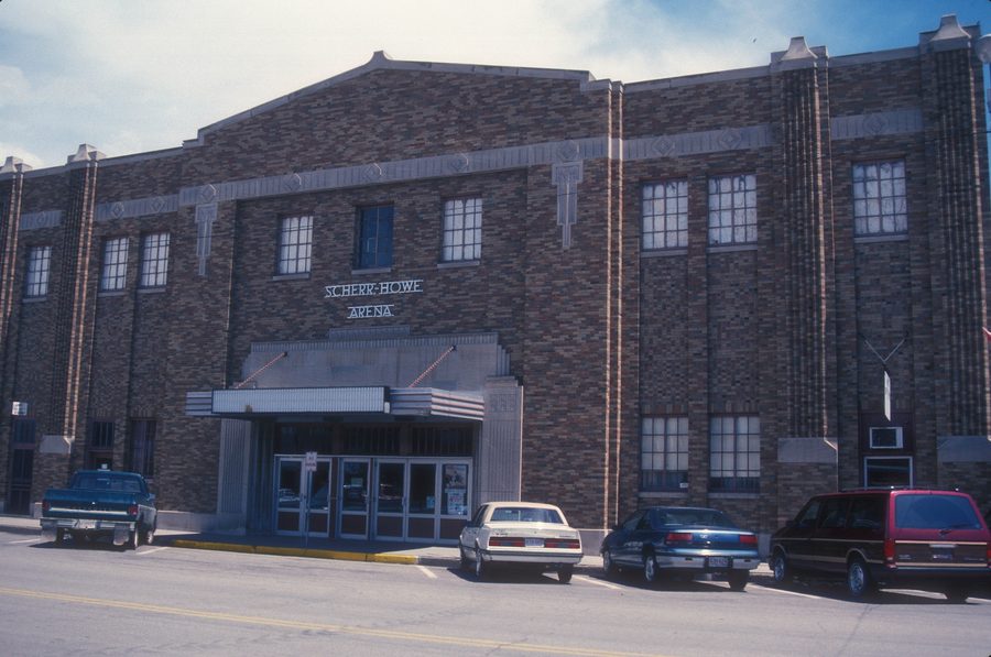 Mobridge Auditorium à Mobridge, dans le Dakota du Sud, connu pour ses fresques indiennes