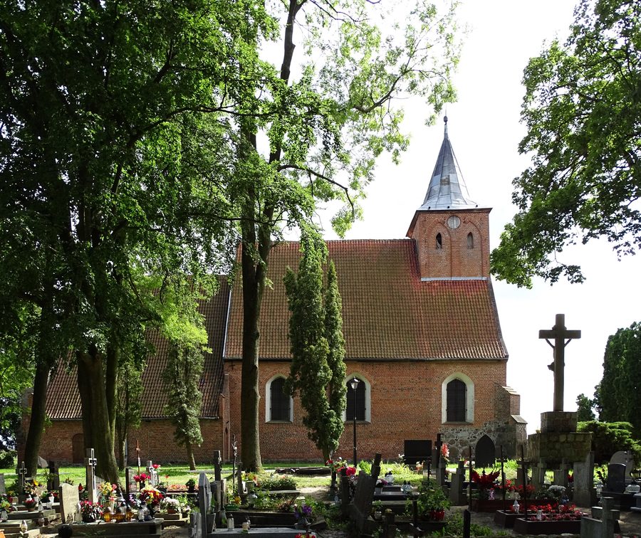 Église de la Sainte-Trinité à Lubiszewo Tczewskie, gmina de Tczew, Pologne