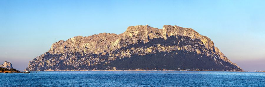 Isola Tavolara vue depuis Porto Istana