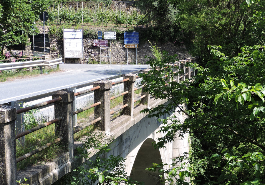 Pont sur le Giara di Rezzo dans le Valle Arroscia en Ligurie
