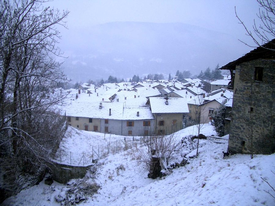 Paysage hivernal autour de Vico Canavese dans le Piémont