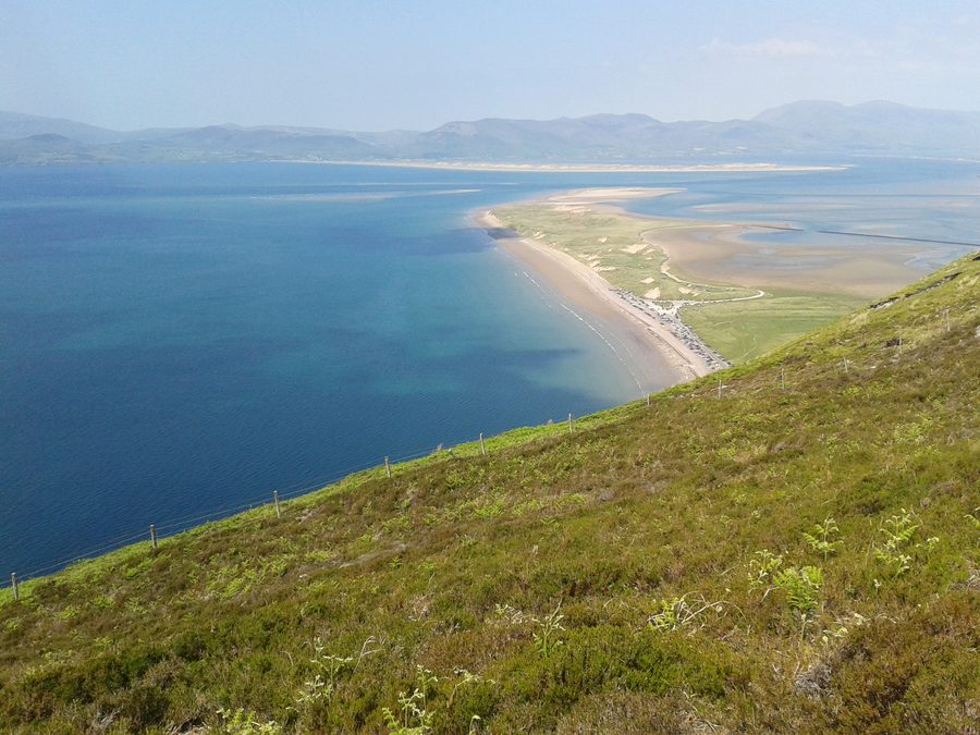 Vue de Rossbeigh Beach à côté du village de Glenbeigh dans le comté de Kerry, en Irlande