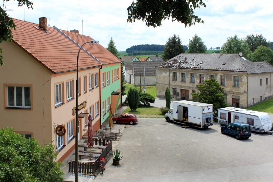 Place principale de Lodhéřov en Tchéquie