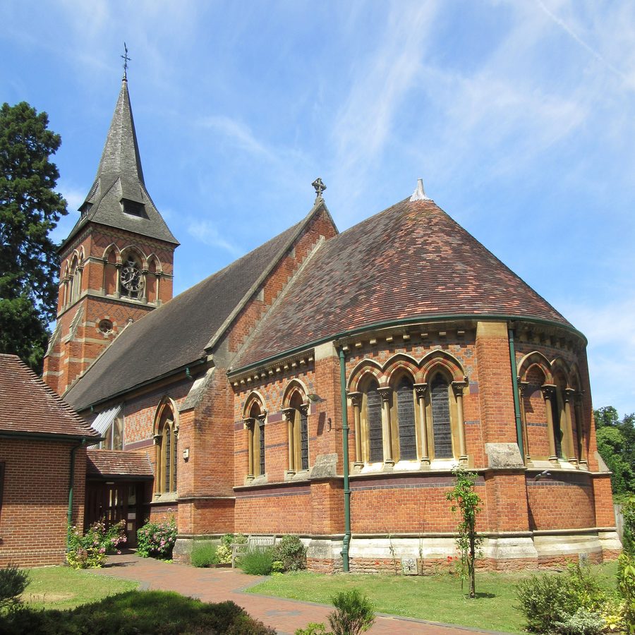 Christ Church sur Guildford Road à Ottershaw, Surrey