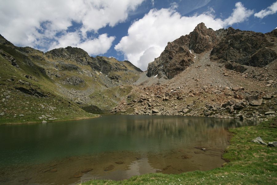 Lago della Manica avec la Punta Cristalliera dans le parc naturel d’Orsiera-Rocciavrè
