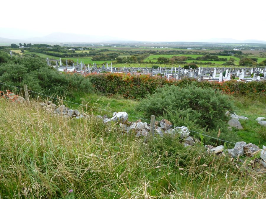 Le nouveau cimetière de Kilgeever Abbey près de Louisburgh, comté de Mayo