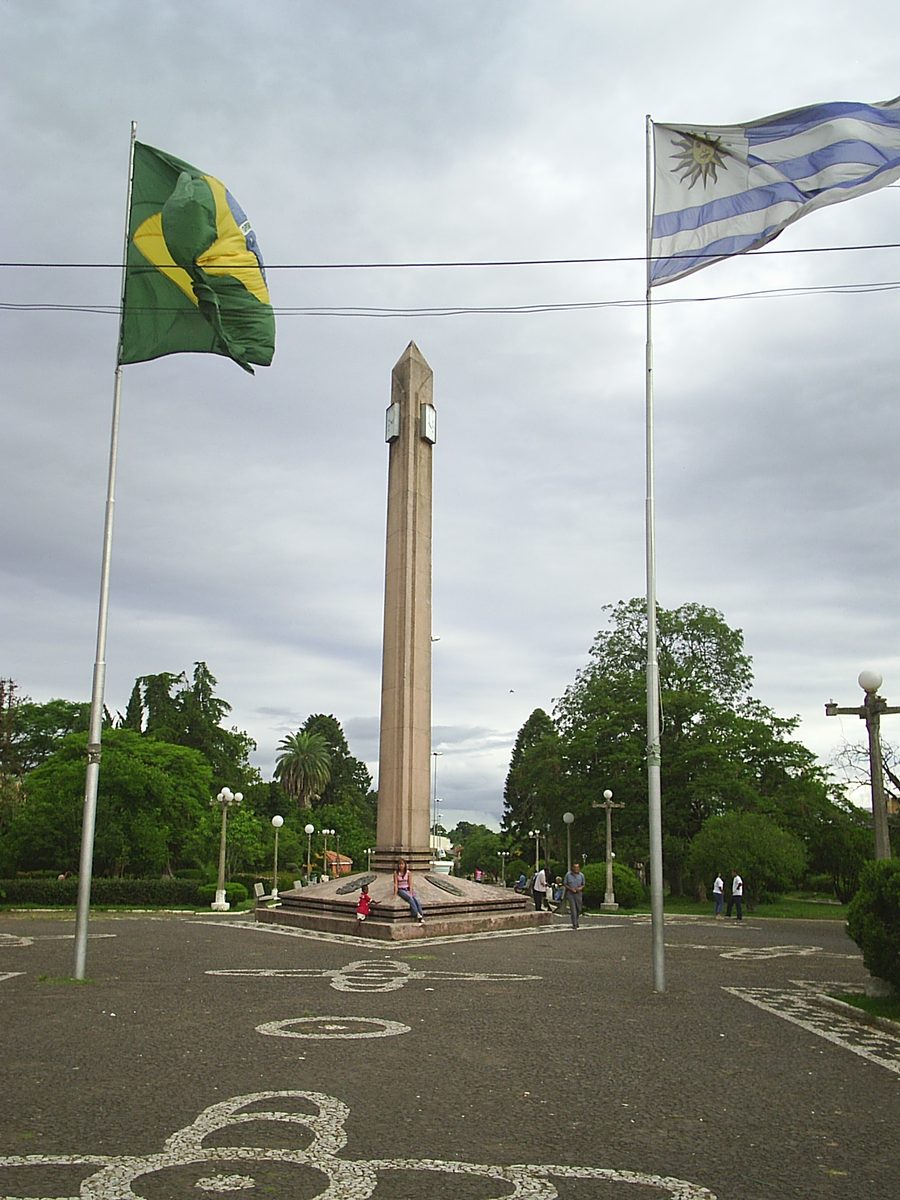 Motif frontalier à la Frontera de la Paz à Rivera