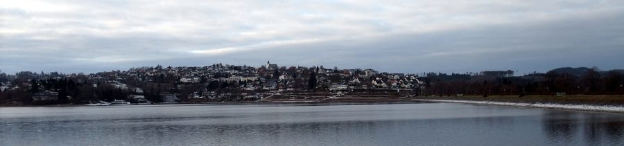 Vue panoramique sur Langscheid et le barrage du bassin de la Sorpe